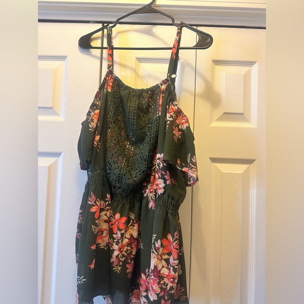 Boutique Plus Cold Shoulder Top 1X